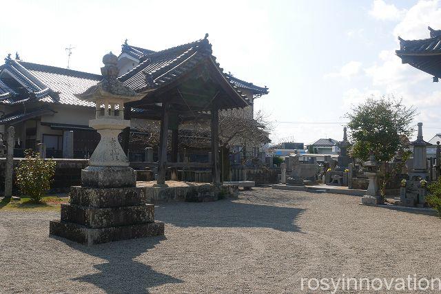 本行寺４　境内